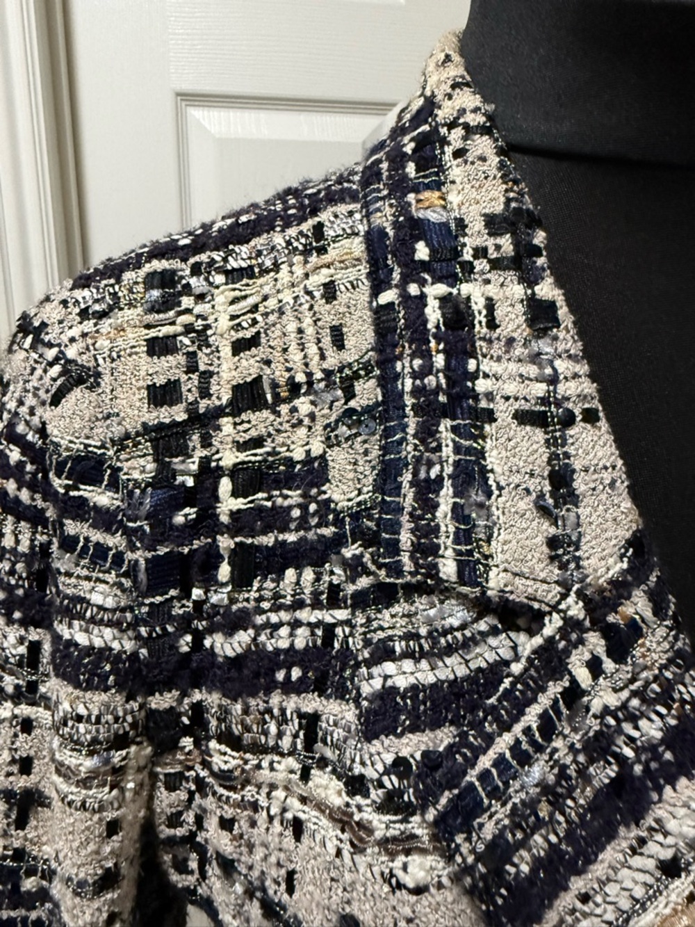 CHANEL ICONIC TWEED JACKET - Picture 8 of 11